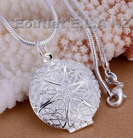 28mm FILIGREE ROUND LOCKET SILVER NECKLACE-46cm